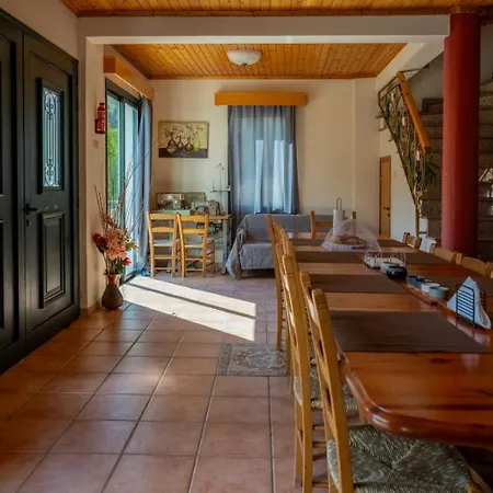 Kartzin Tis Madaris - Traditional 1996 Villa Sarandi